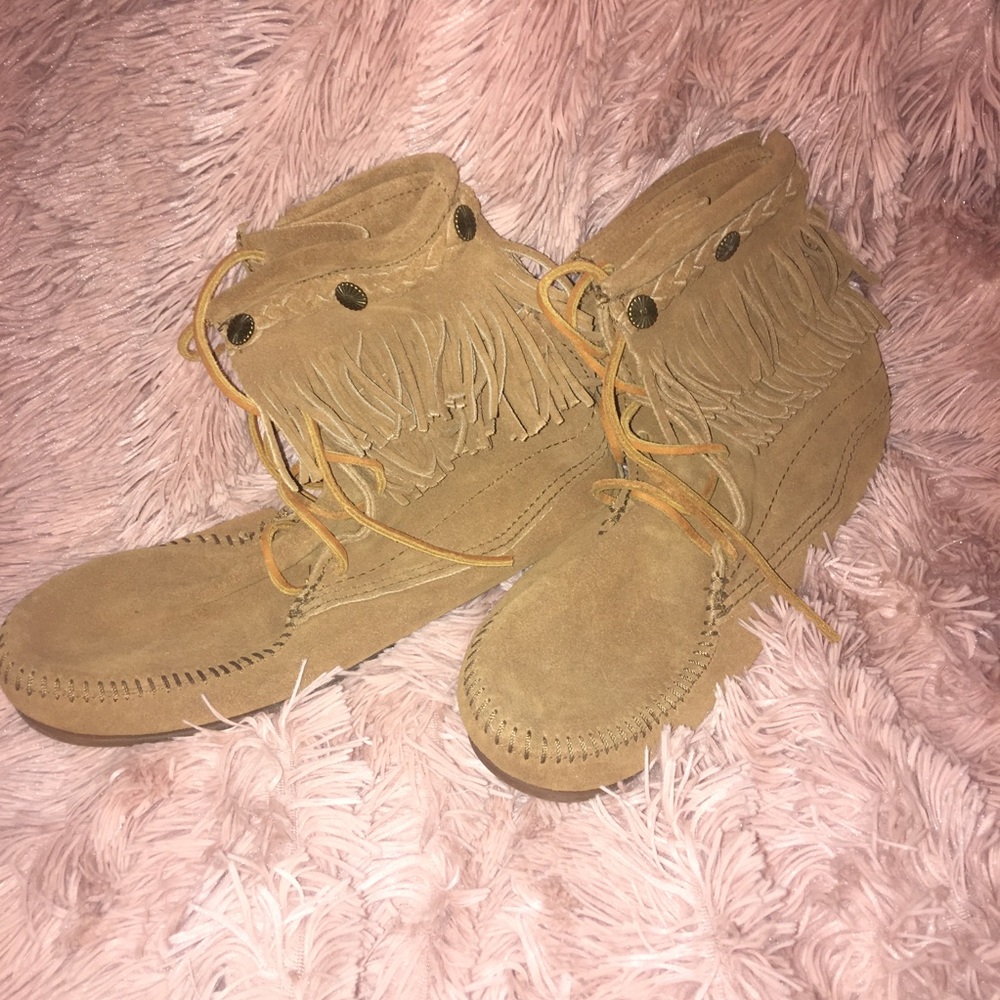 Minnetonka Hi Ankle Boots